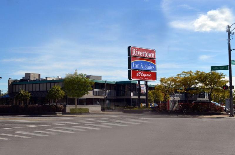 דטרויט Shorecrest Motor Inn מראה חיצוני תמונה