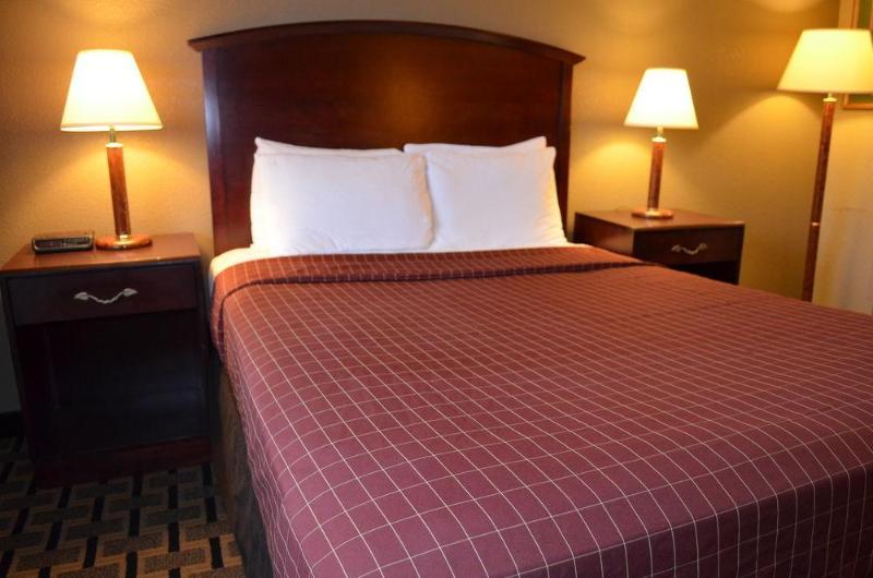 דטרויט Shorecrest Motor Inn מראה חיצוני תמונה